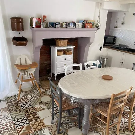 Charmante Maison De Village Renovee Feriehus