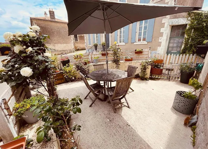 Charmante Maison De Village Renovee Semesterbostad